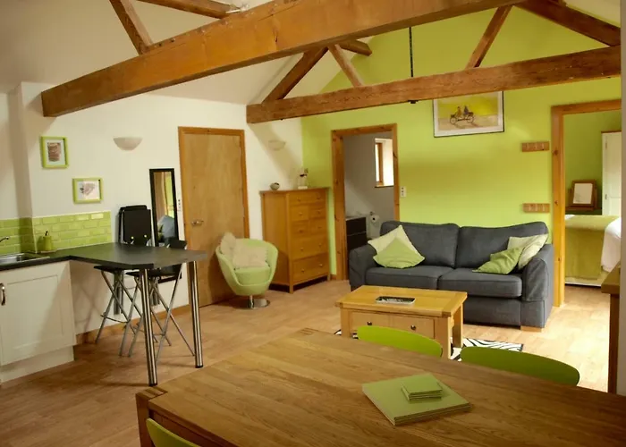 The Courtyard At Lodge Farm